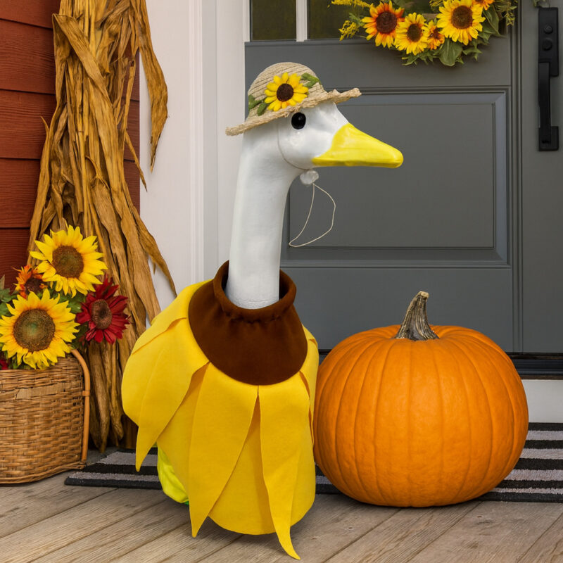 Porch Goose Costume, Garden Decoration Goose Costume, Daisy Pattern with Flower Wreath and Straw Hat, 23inch Cement Goose