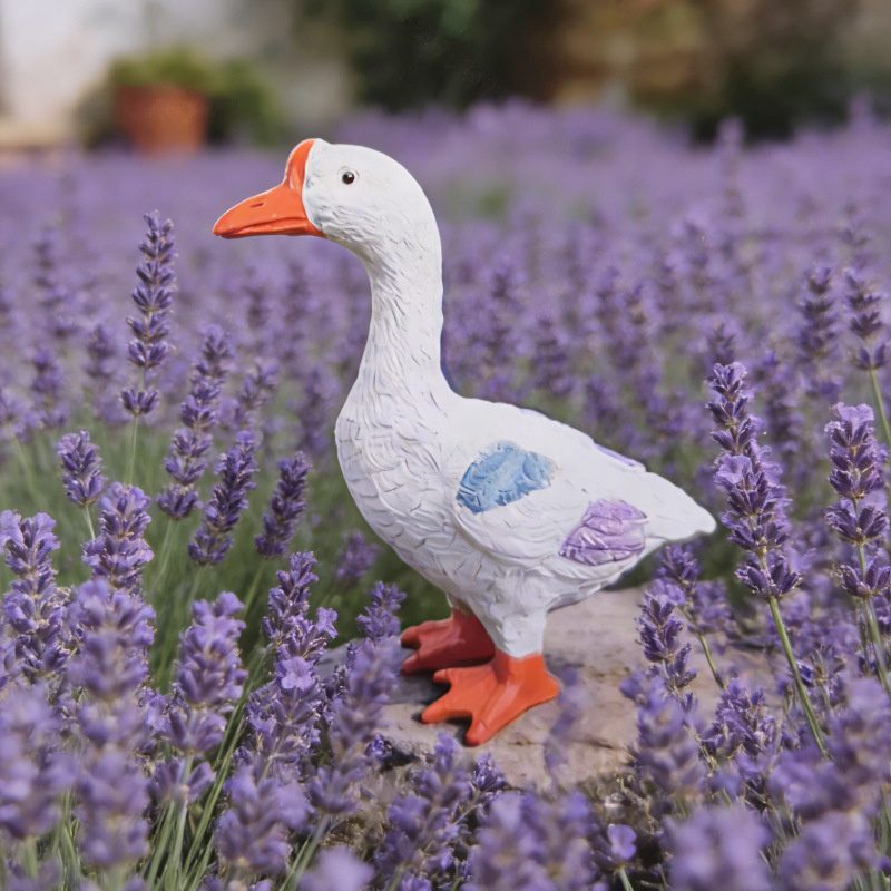 White Goose Figurine, Mini Landscape Patterned Goose Decor, Resin Ornament for Living Room, Garden & Outdoor