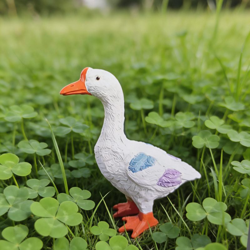 White Goose Figurine, Mini Landscape Patterned Goose Decor, Resin Ornament for Living Room, Garden & Outdoor - Image 3
