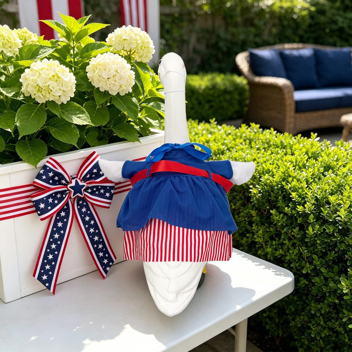 New Raincoat Style Porch Goose Costume, Independence Day Themed Outfit for Large Yard Goose Statue Decoration - Image 5