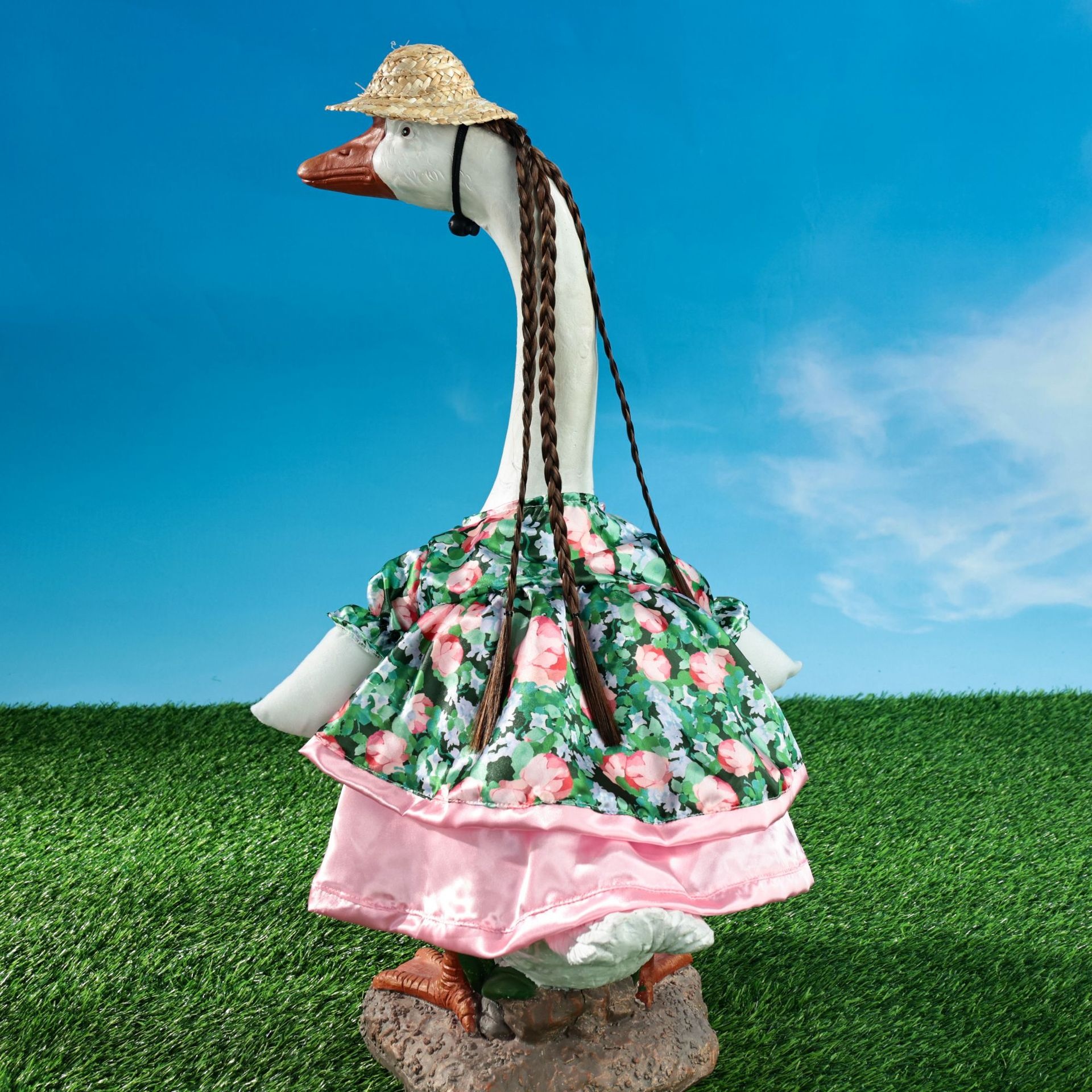 European American Pastoral Porch Goose Outfit with Straw Hat, Summer Floral Costume for 17 & 23 Inch White Goose Ornament - Image 2